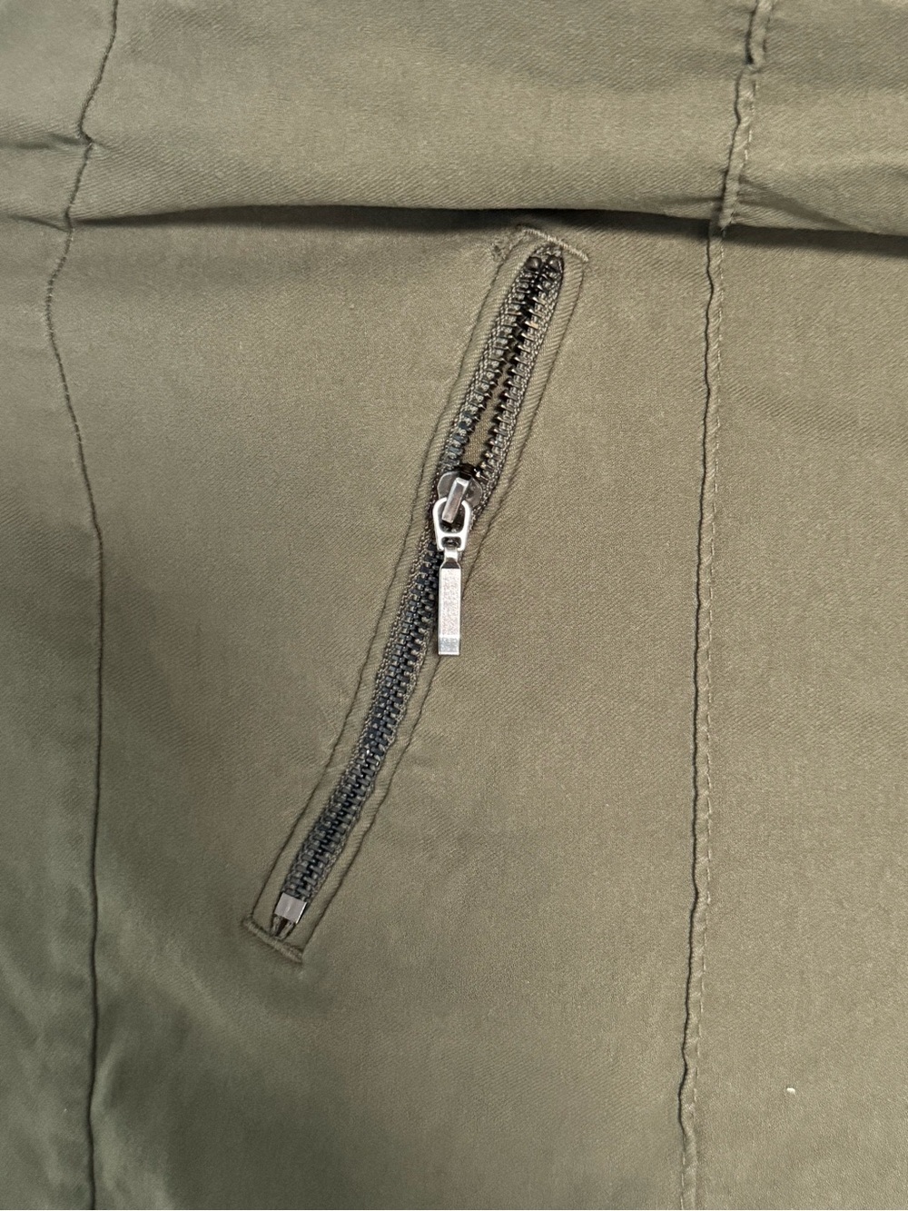 Michel Studio Olive Green Women’s Shorts with Zip Pockets - Picture 3 of 5